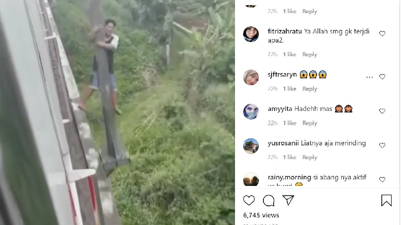 Viral Pengendara Bergelantungan di Jembatan Nambo usai Motornya Diterjang KRL