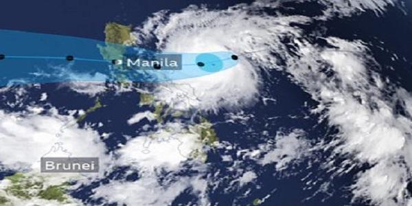 Topan Terkuat di Asia Hantam Filipina, Hampir 1 Juta Orang Dievakuasi