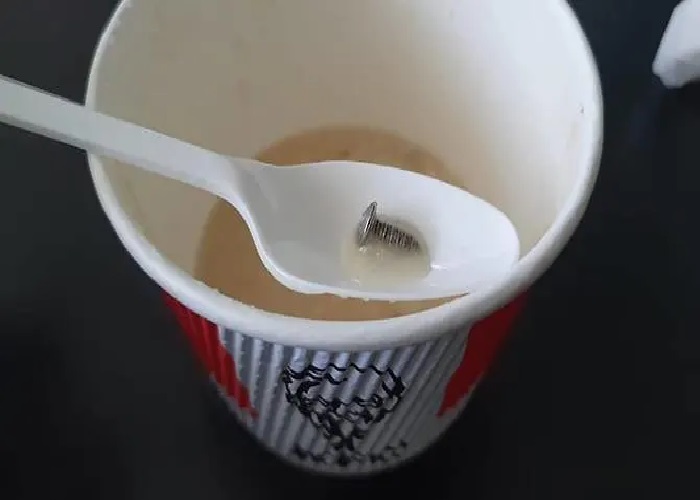 Pelanggan Temukan Sekrup dalam Sup Ayam, KFC Sanksi Pegawainya