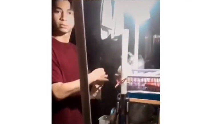 Viral Video Tukang Bakso Ganteng Mirip Raffi Ahmad, Netizen: Ya Ampun, Ini Versi Mudanya