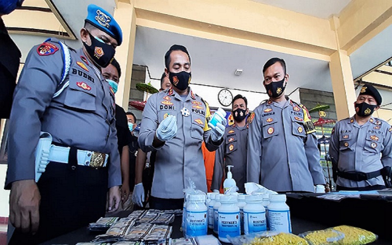 Nyambi Jadi Bandar Obat Terlarang, Satpam di Tasikmalaya Diringkus Polisi