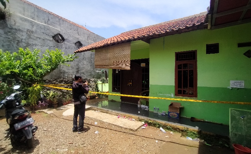 Air Keran Berbau Busuk, Warga Cibinong Temukan Jasad Guru Ngaji Dalam Sumur