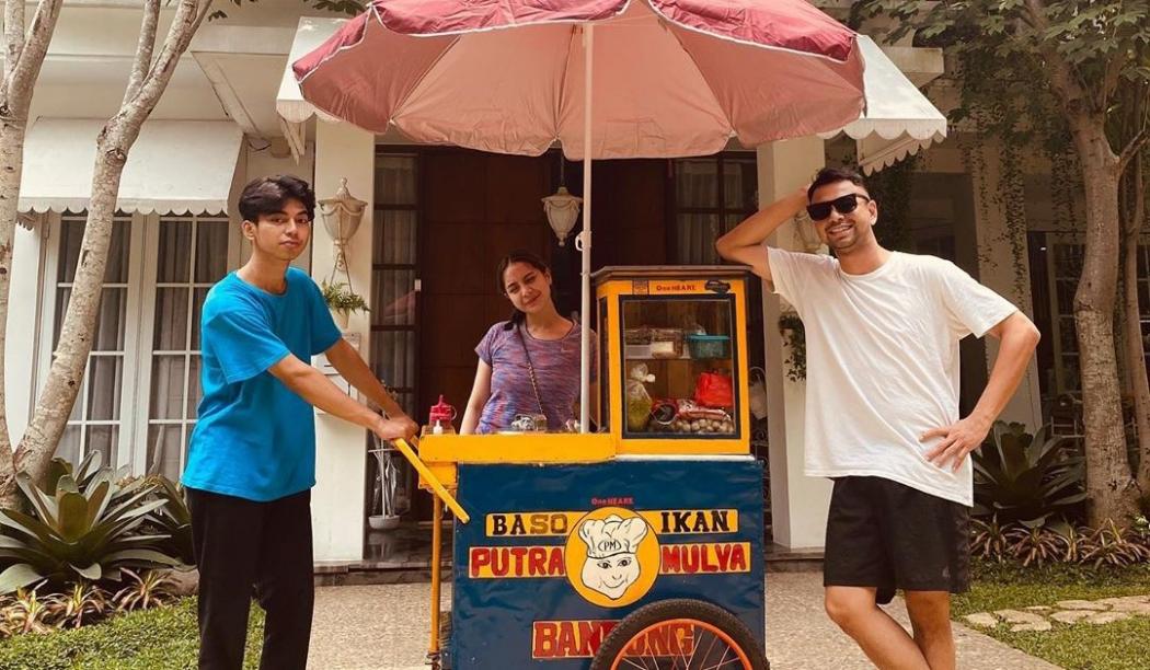 Raffi Ahmad Berikan Sepatu Mahal hingga Biaya Kuliah, Dimas Ramadhan Terharu