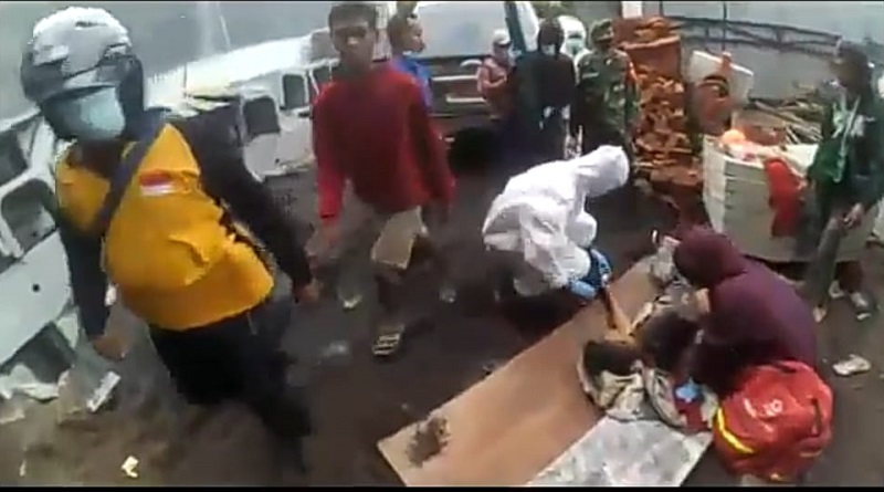Lift Barang Jatuh dari Lantai 4 Proyek Gedung di Surabaya, 6 Pekerja Luka Berat