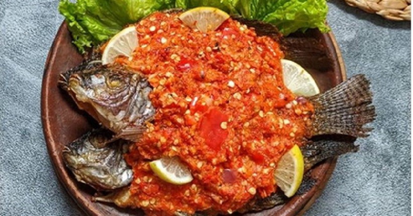 Lezatnya Pecak Ikan Mujair, Rasa Sambalnya Pedas dan Asam Bikin Ketagihan