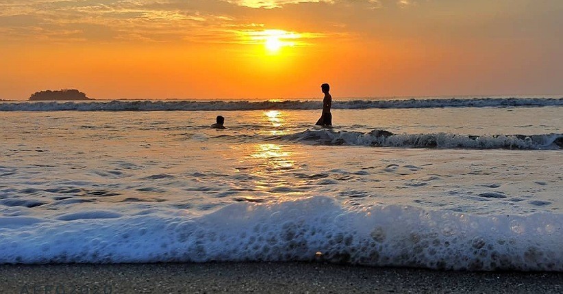 Pesona Pantai Palangpang, Pintu Masuk Kawasan Geopark Ciletuh yang Menawan