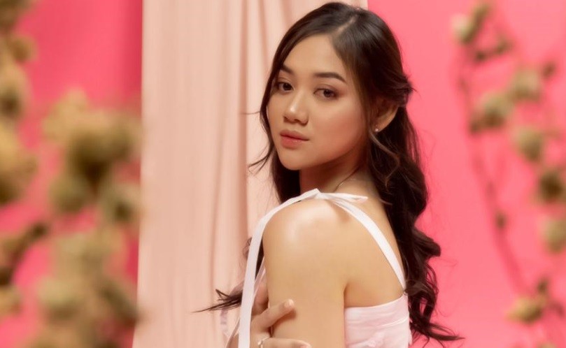 Main Sinetron hingga Ikut Indonesian Idol, Iga Azwika Rilis Single Perdana Kisah Berbeda