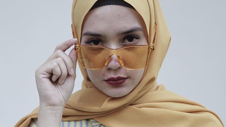 4 Gaya Hijab Cantik ala Putri Anne Istri Arya Saloka, Simpel dan Memanjakan Mata