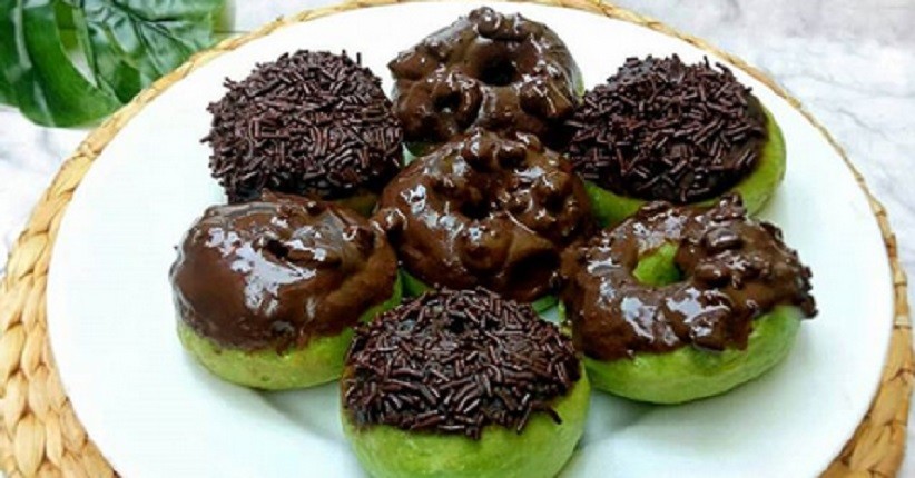 Ide Bikin Donat Pandan Enak dan Lembut, Pakai Selai Cokelat Menggugah Selera