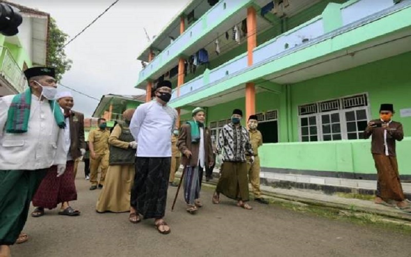 1.196 Santri dan Pengasuh Pondok Pesantren di Jabar Positif Covid-19