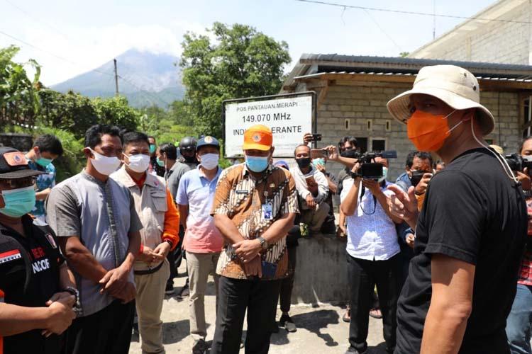 Erupsi Merapi Diperkirakan Bersifat Efusif, Ganjar : Jangan Anggap Remeh