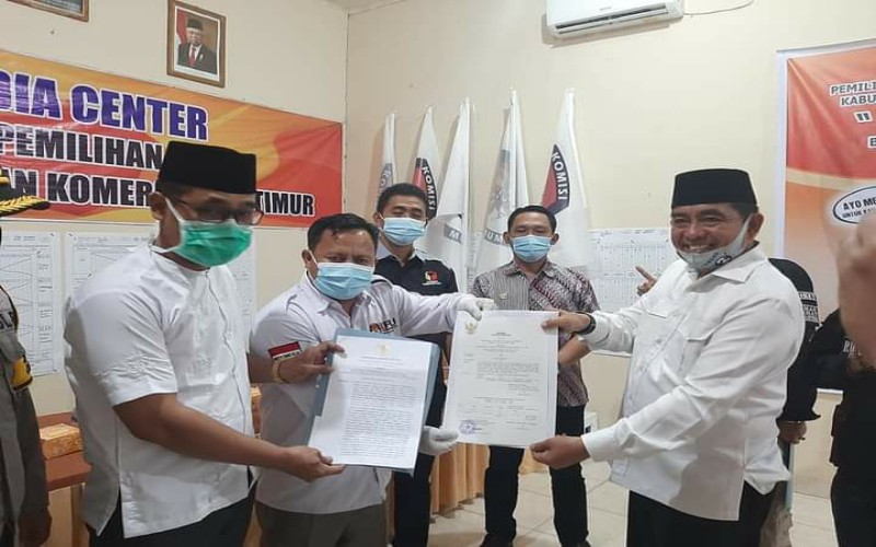 Pilkada OKU Timur, Ruslan - Herly Lengkapi Kekurangan Berkas ke KPU 