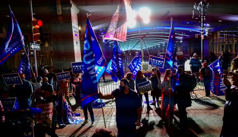 Mahkamah Agung AS Tolak Setop Penghitungan Suara di Pennsylvania