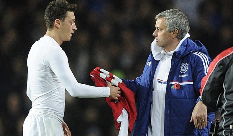 Kacau! Florentino Perez Bilang Mourinho Pernah Anggap Pacar Oezil Wanita Murahan