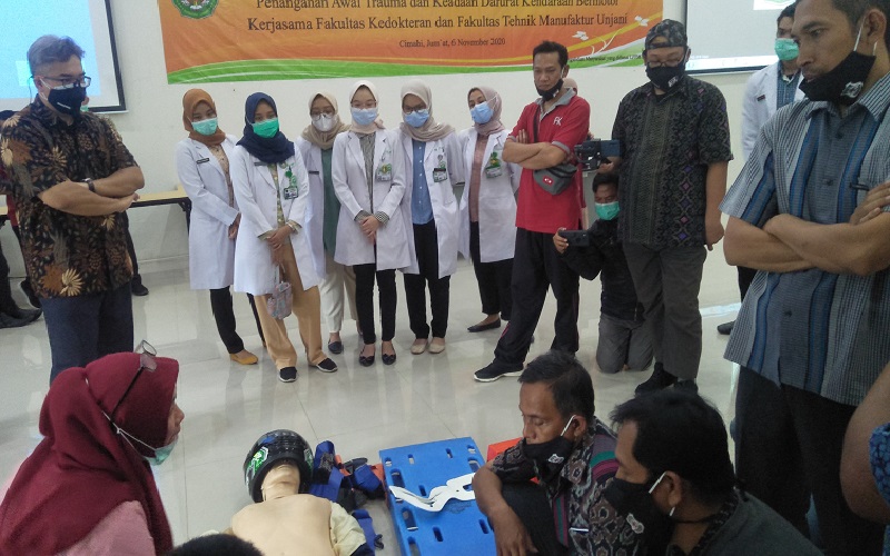 LPPM FK Unjani Gelar Pelatihan Pertolongan Pertama Kecelakaan Lalu Lintas