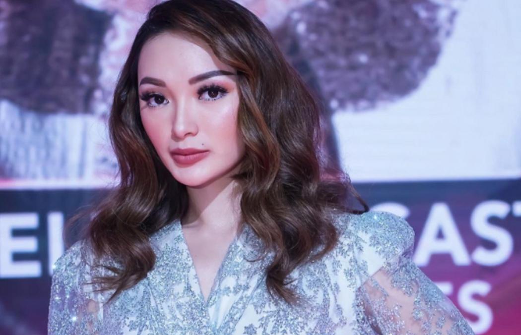 Gemasnya, Zaskia Gotik Perlihatkan Wajah Buah Hati untuk Pertama Kali