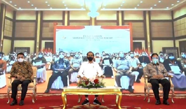 Jokowi Bagikan 1 Juta Sertifikat Tanah secara Virtual
