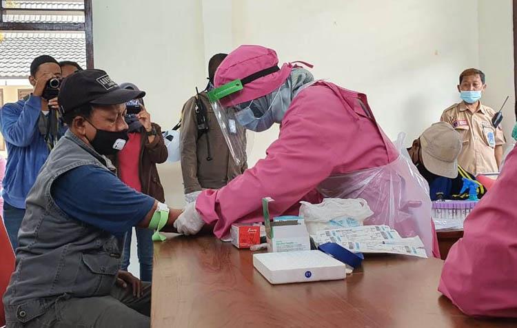 60 Relawan di Merapi yang Bertugas di Barak Pengungsian Rapid Test