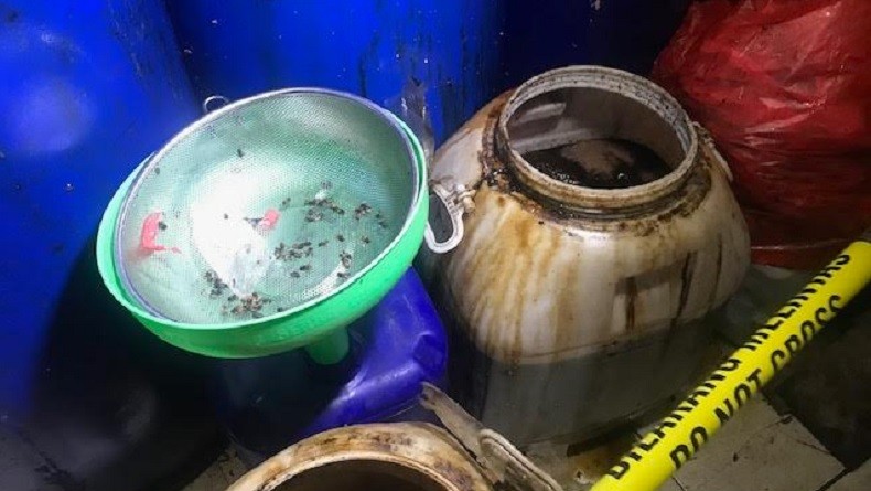 TKP Kasus Madu Palsu di Kembangan, Polisi : Kondisinya Lembab, Bau dan Kusam