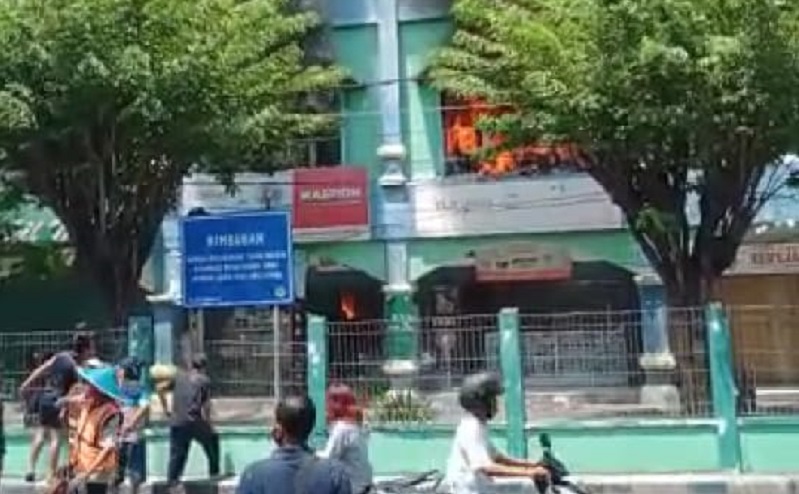 4 Ruko di Pasar Larangan Sidoarjo Ludes Terbakar, 2 di Antaranya Toko Emas