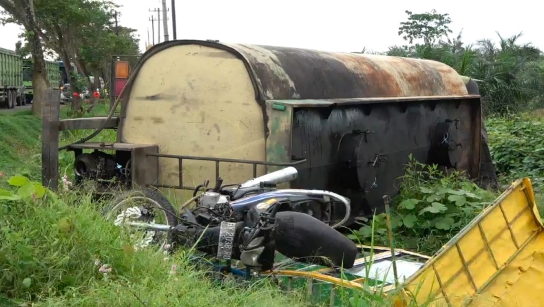 Sopir Diduga Mabuk Tuak, Truk Tangki Tabrak 3 Kendaraan di Jalinsum