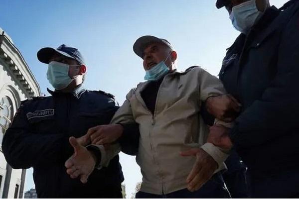 Armenia Sepakat Damai dengan Azerbaijan, Demonstran: Nikol Pashinyan Pengkhianat!