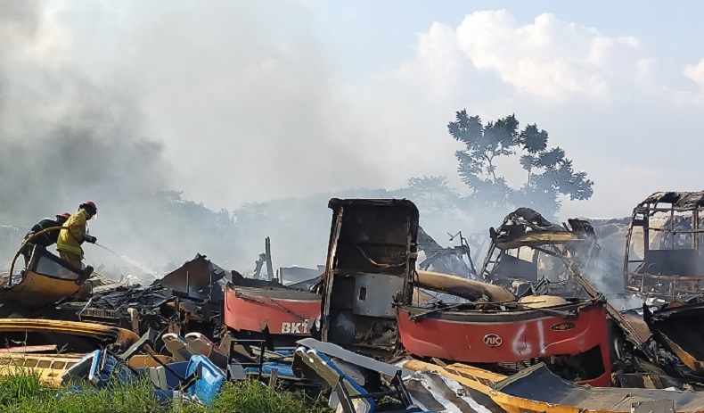 Bangkai Bus Transjakarta Terbakar di Bogor, Ini Temuan Kepala Desa