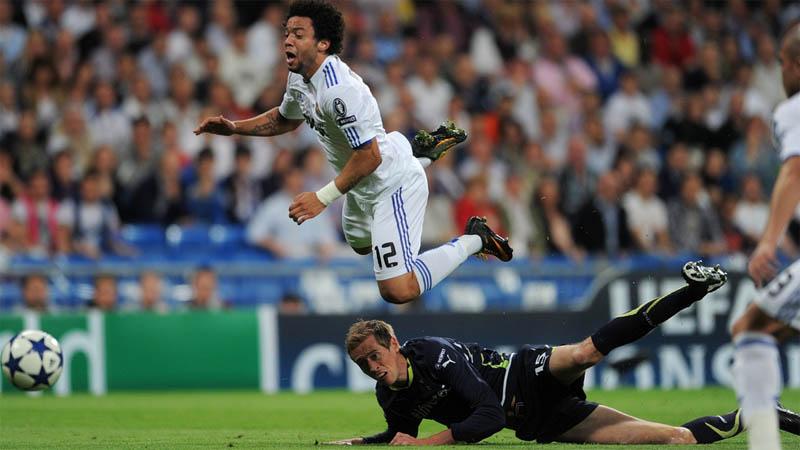 Peter Crouch Ingin Pukul Marcelo, Kenapa?