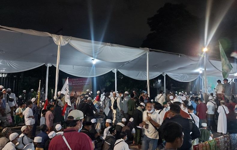 Habib Rizieq Gelar Maulid Nabi, Copet Berkeliaran