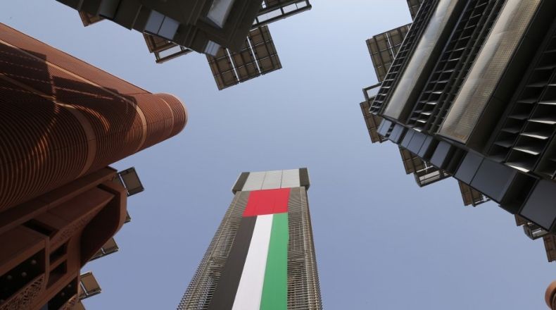 Uni Emirat Arab Beri Visa Emas 10 Tahun bagi Warga Asing Ahli Virus Corona