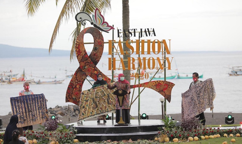 Telusuri Jejak ‘Batik Gringsing’ lewat East Java Fashion Harmony 2020