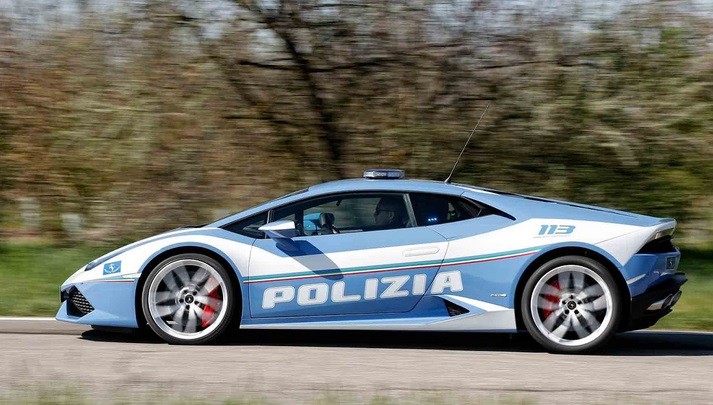 Polisi Italia Gunakan Lamborghini Antarkan Donor Ginjal untuk Pasien