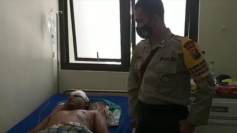 Calon Pengantin di Pasuruan Dihajar Massa dan Ditelanjangi Usai Kepergok Curi Motor