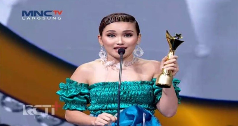Raih Trofi di ADI 2020, Ayu Ting Ting Ucapkan Terima Kasih kepada Aditya Jayusman
