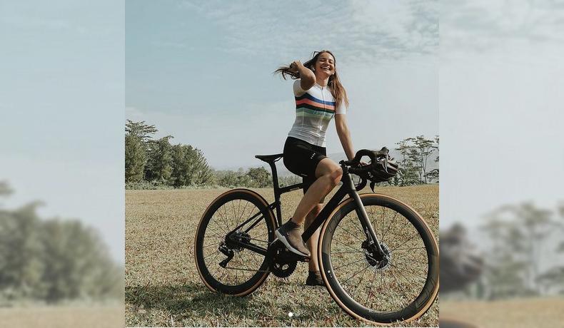 Termasuk Enzy Storia, Ini 5 Artis Cantik yang Hobi Olahraga Bersepeda