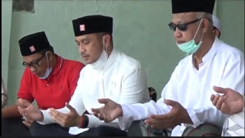 Giring Nidji Ziarah ke Makam Pendiri NU KH Wahab Chasbullah, Ini Pesannya
