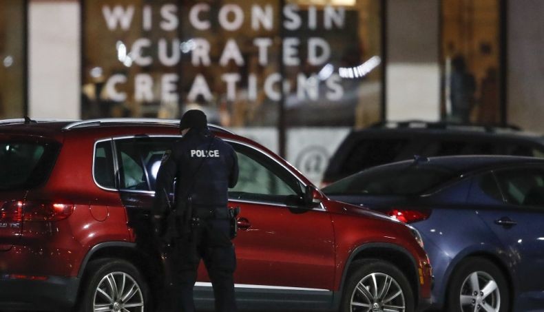 Mal di AS Diberondong Tembakan Lukai 8 Orang, Pelaku Masih Buron