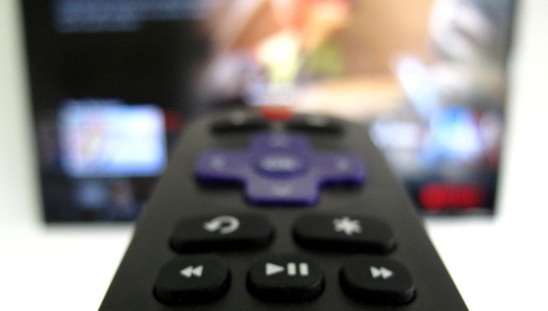 Heboh Adegan Ciuman Perempuan Hindu dan Pria Muslim Berlatar Belakang Kuil di India