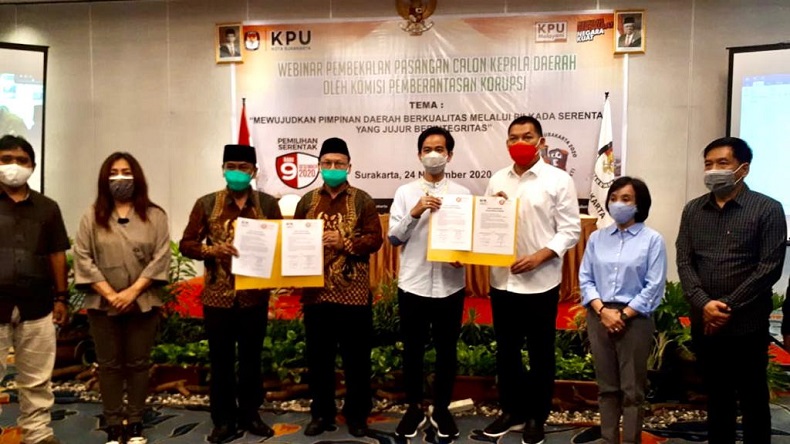 Tanda Tangani Pakta Integritas, 2 Paslon Pilwalkot Solo Komitmen Hidup Sederhana