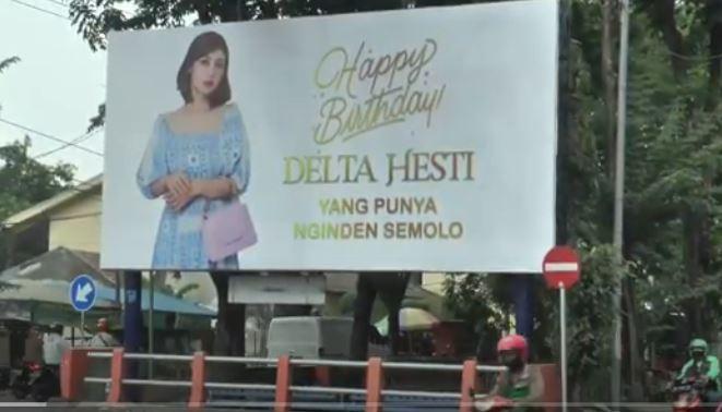 Cerita Pengusaha Muda di Surabaya Pasang Baliho Ucapan Ultah Istri di Jalan