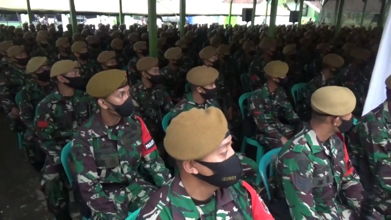 Jaga Situasi Kondusif, 500 Personel TNI Yon Armed 8/105 Jember Diberangkatkan ke Malut