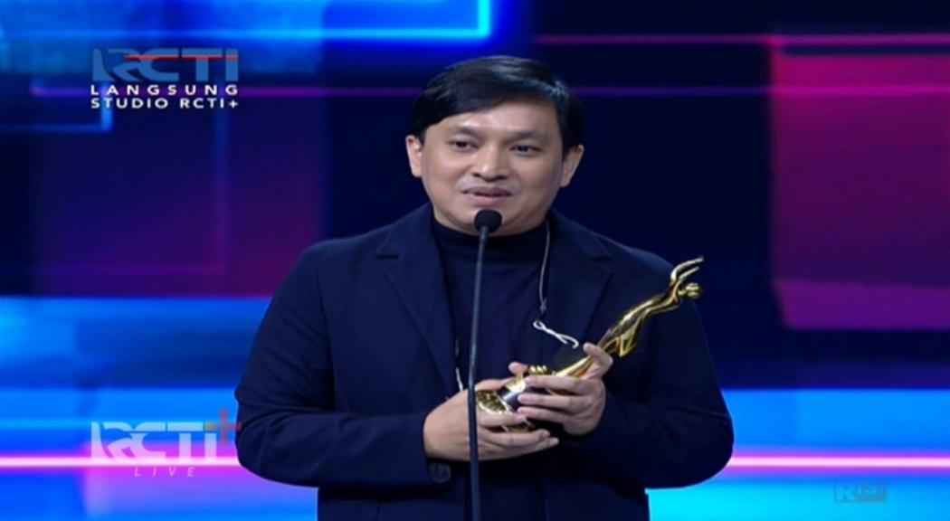 Yovie Widianto Bawa Pulang Trofi Pencipta Lagu Pop Terbaik AMI Awards: Saya Merasa Terharu
