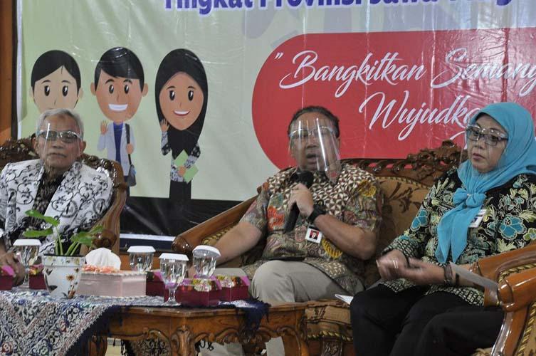 Profesi Tak Bisa Disamakan Buruh,  Guru Diusulkan Dapat Upah Minimum 