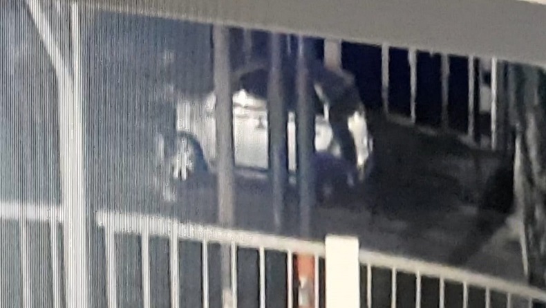 Heboh Aksi 2 Pencuri Gasak 4 Ban Mobil di Tasikmalaya Terekam CCTV