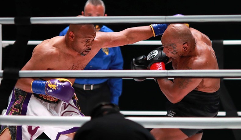 Tak Puas Hasil Imbang, Roy Jones Jr Minta Tarung Ulang Lawan Mike Tyson