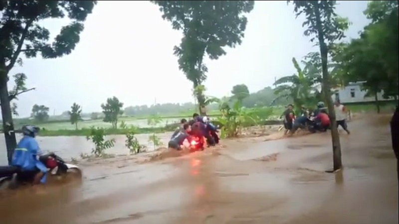 Banjir Bandang di Bojonegoro, 500 Rumah Terendam Jalan Antarkabupaten Putus