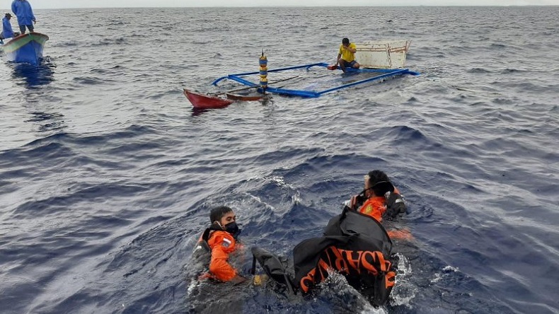 Tim SAR Evakuasi Jasad Nelayan Mengapung di Perairan Halmahera Utara