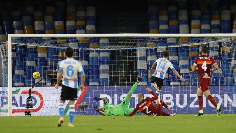 Bantai Roma 4-0, Napoli Persembahkan Kemenangan untuk Diego Maradona
