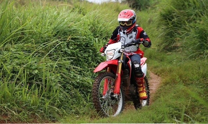 Touring di Jalan Off Road, Ini 5 Perlengkapan Wajib Digunakan