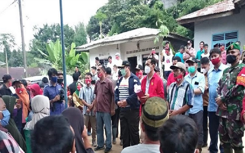 Siapkan Rp400 Juta untuk Perbaiki Rumah Korban Longsor, Bupati JR Saragih: 15 Hari Selesai